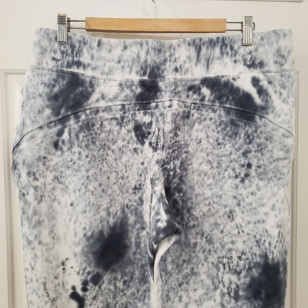 Lululemon Athletica warm down jogger marble dye Size 14